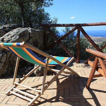 Bed and Breakfast Rocca Del Vento San Pantaleone Екстер'єр фото